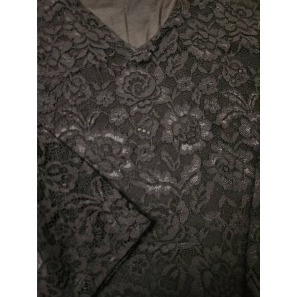NWT Maurices 3X black Floral Lace V Neck Blouse (R) - Picture 3 of 6